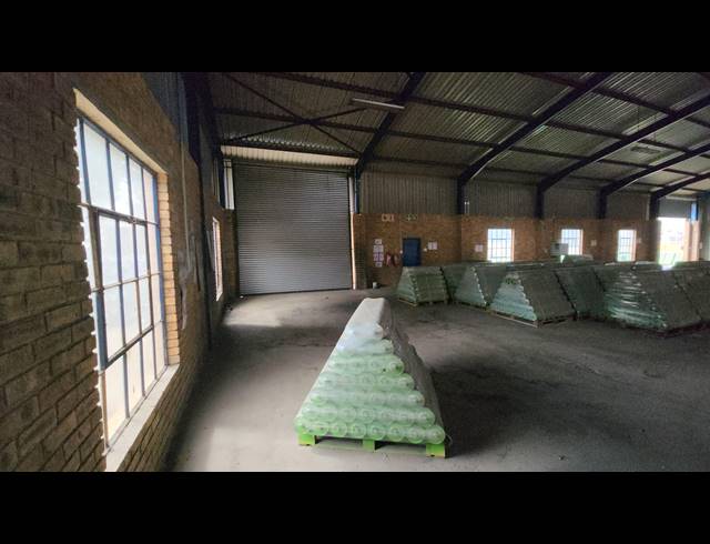 891M² WAREHOUSE SOLD IN COSMO CITY